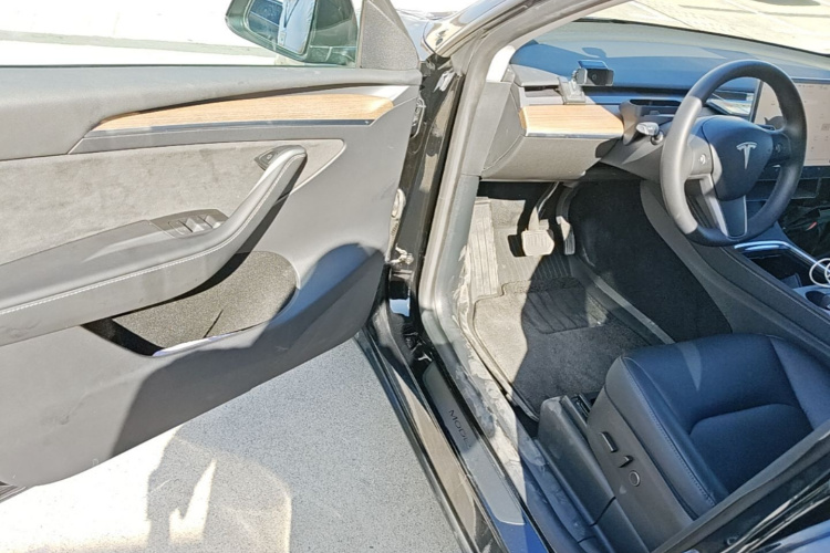 Tesla Model Y 2022 #16 Tesla Model Y 2022 car image #16