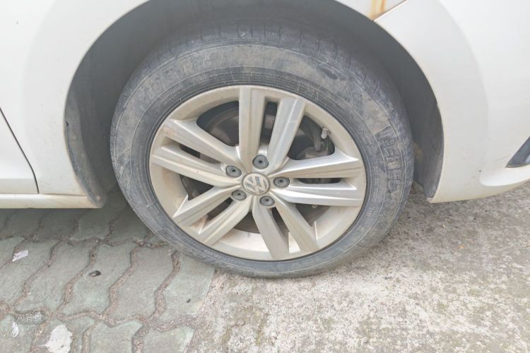 Volkswagen Santana 2016 car image #9