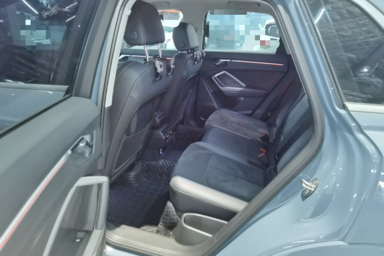 Audi Q3 2022 car image #17