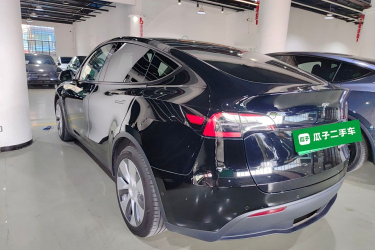 Tesla Model Y 2022 immagine di auto #5