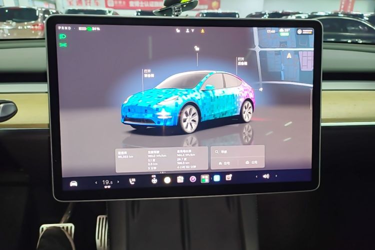 Tesla Model Y 2023 car image #13