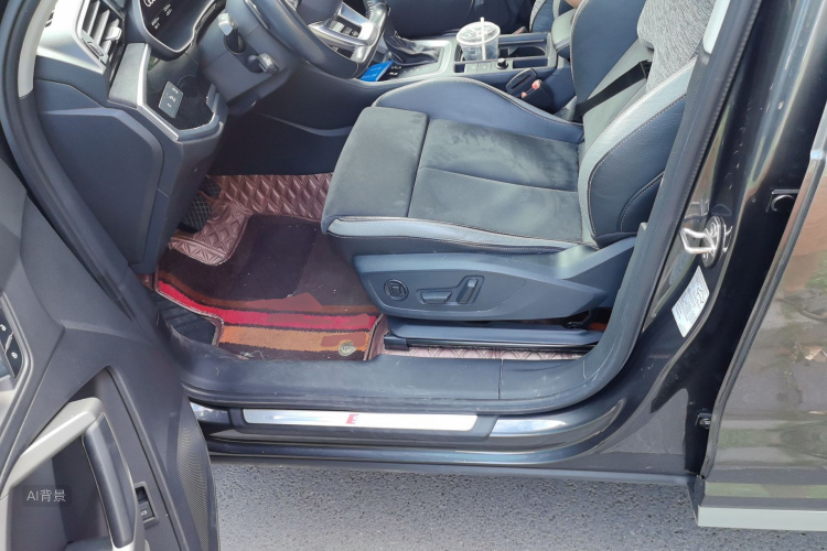 Audi Q3 2021 car image #18