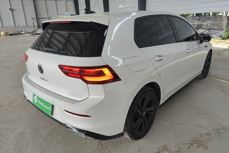 Volkswagen Golf 2022 car image #7