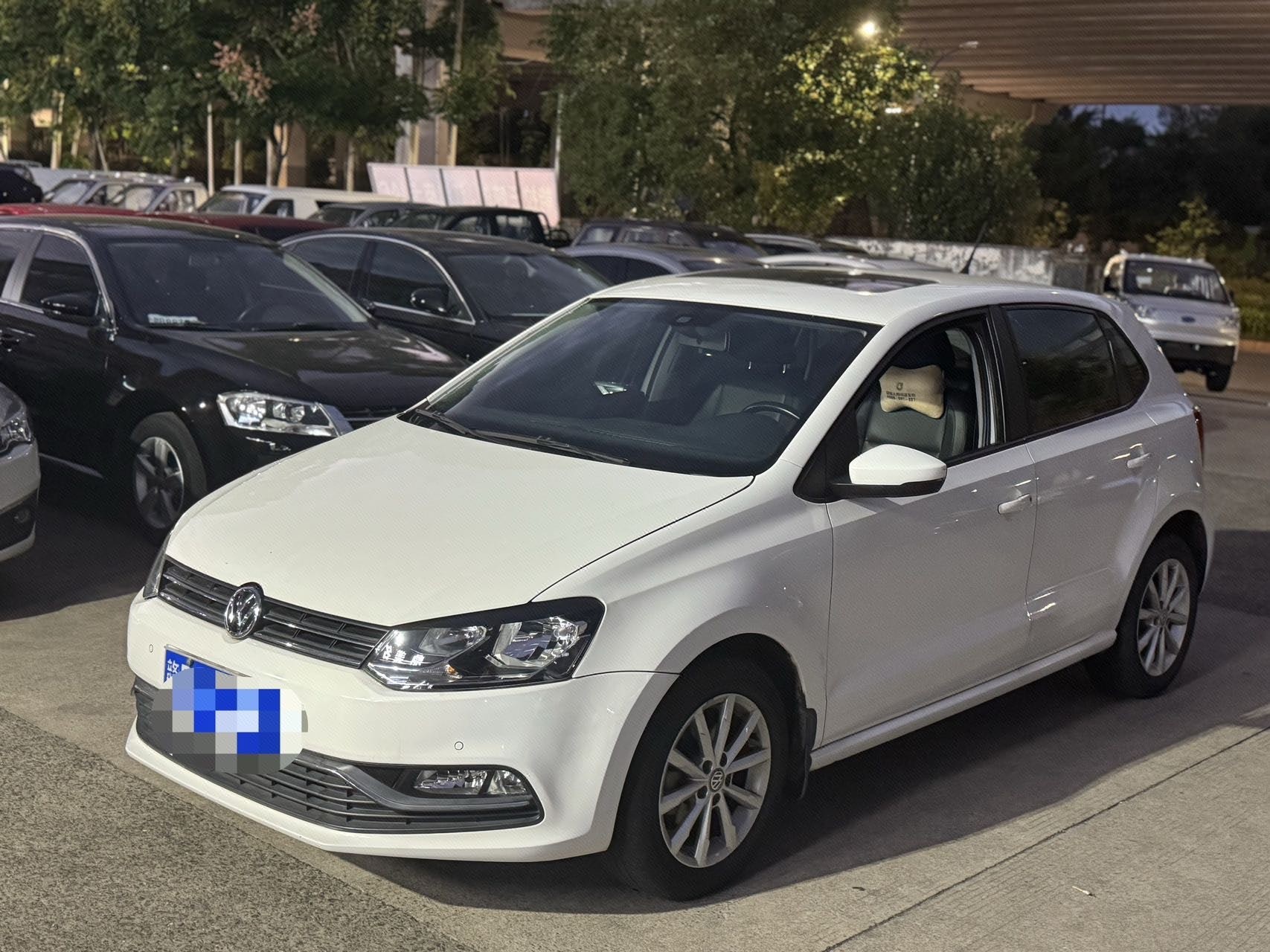 Volkswagen Polo 2014 Volkswagen Polo 2014 car image