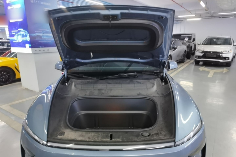 Tesla Model Y 2025 #22 Tesla Model Y 2025 immagine di auto #22