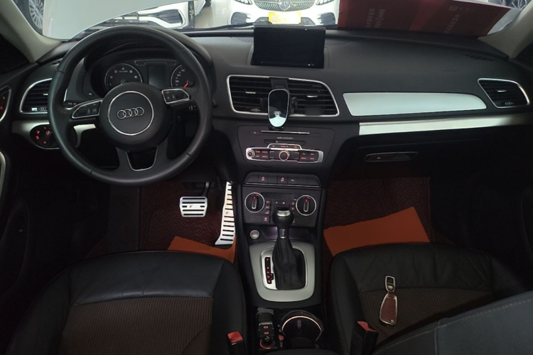 Audi Q3 2018 #10 Audi Q3 2018 car image #10