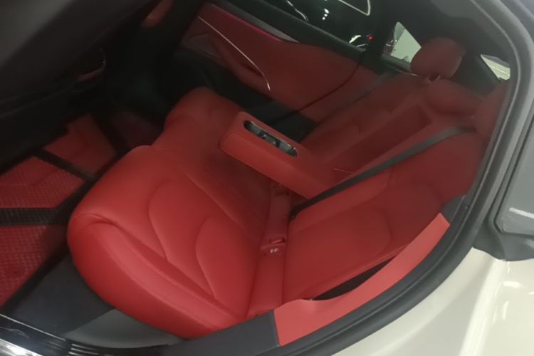 MI SU7 2025 car image #17
