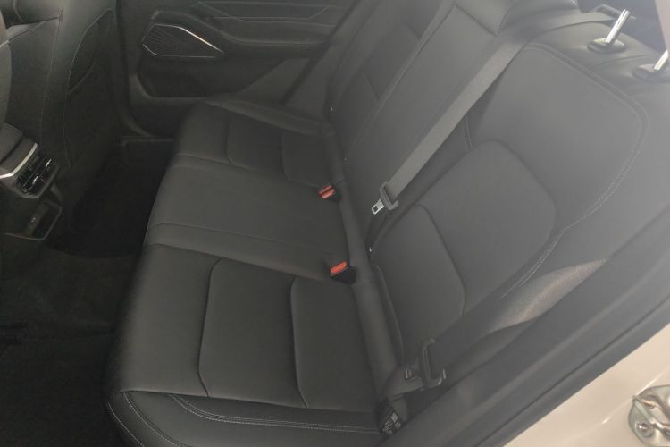 GEELY Emgrand 2022 car image #17
