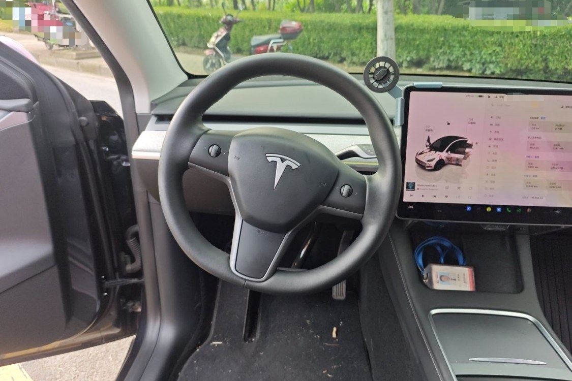 Tesla Model Y 2024 #6 Tesla Model Y 2024 immagine di auto #6
