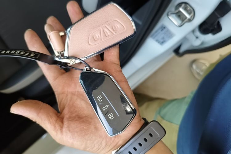 Volkswagen Golf 2021 car image #9