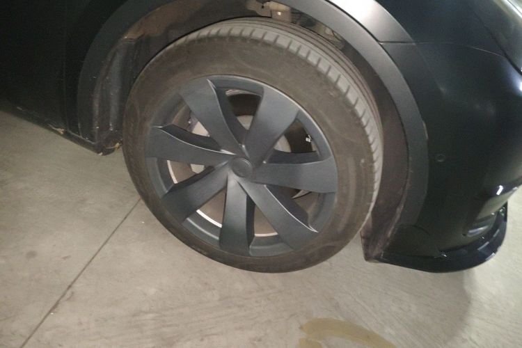 Tesla Model Y 2022 car image #9