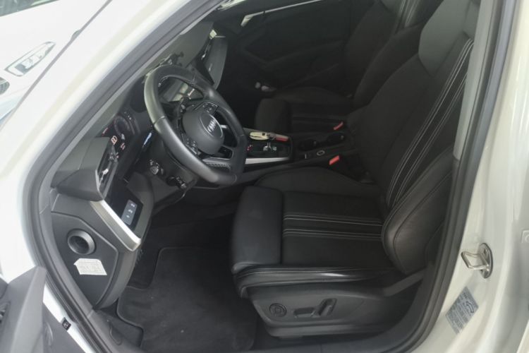 Audi A3 2023 immagine di auto #15