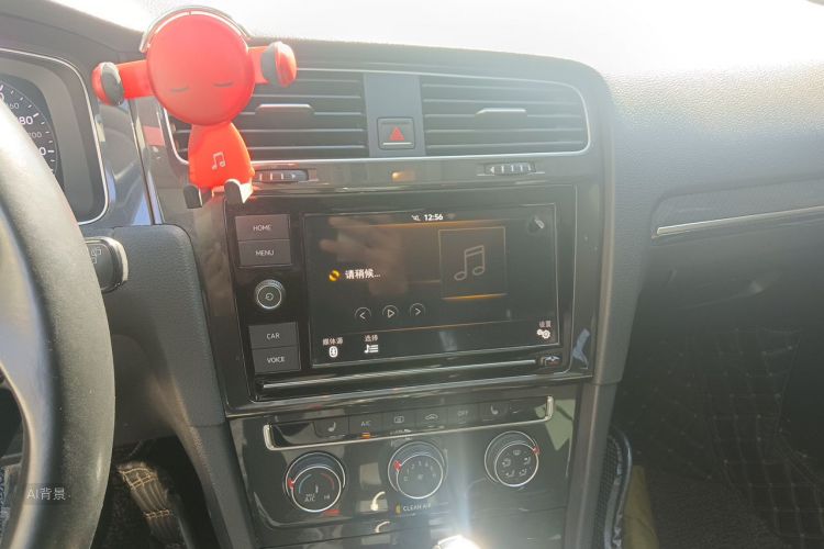 Volkswagen Golf 2019 car image #15