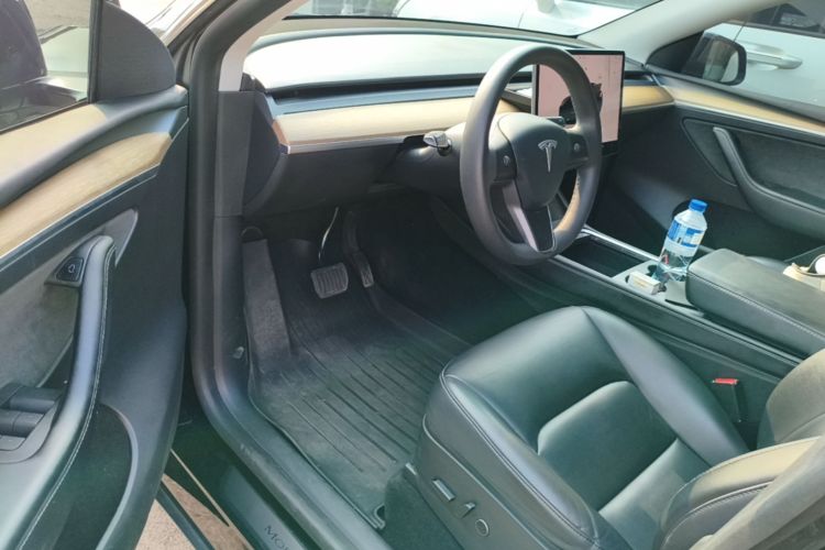 Tesla Model Y 2022 #18 Tesla Model Y 2022 car image #18