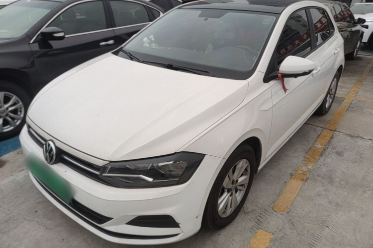 Volkswagen Polo 2021 car image #2