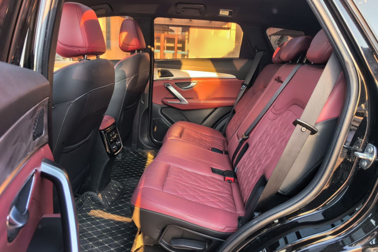 Jetour X70 PLUS 2023 car image #10