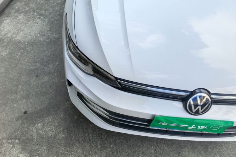 Volkswagen Golf 2026 car image #8