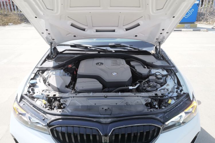 BMW 3 Series 2024 car image #20