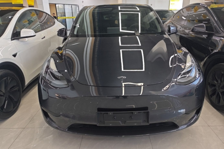 Tesla Model Y 2024 #3 Tesla Model Y 2024 car image #3