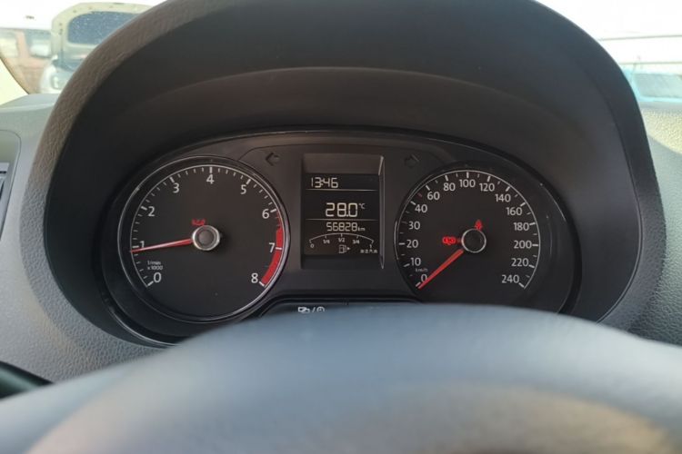 Volkswagen Polo 2017 car image #16