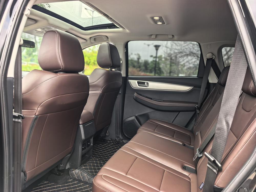 Forthing T5 2024 car image #12
