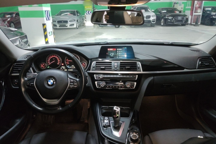 BMW 3 Series 2017 #10 BMW 3 Series 2017 car image #10