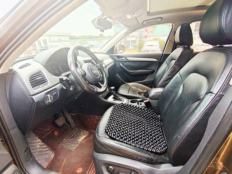 Audi Q3 2014 car image #12