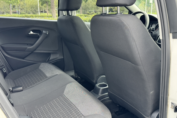Volkswagen Polo 2018 car image #21