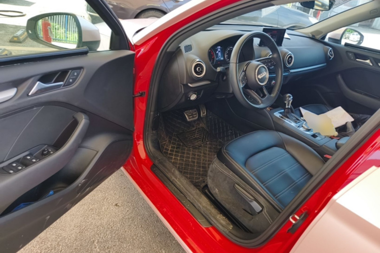 Audi A3 2019 immagine di auto #16