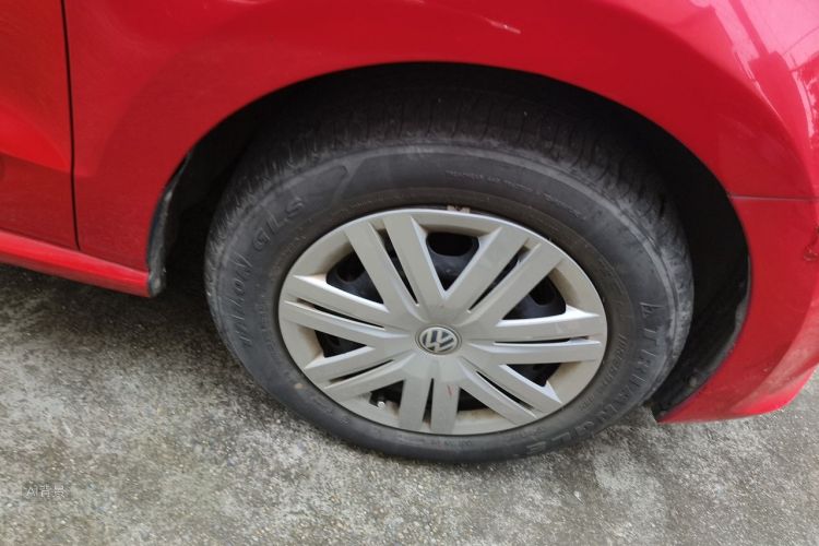 Volkswagen Polo 2018 car image #9