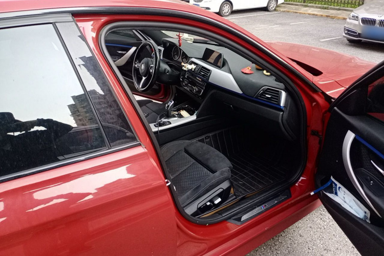 BMW 3 Series 2017 car image #26