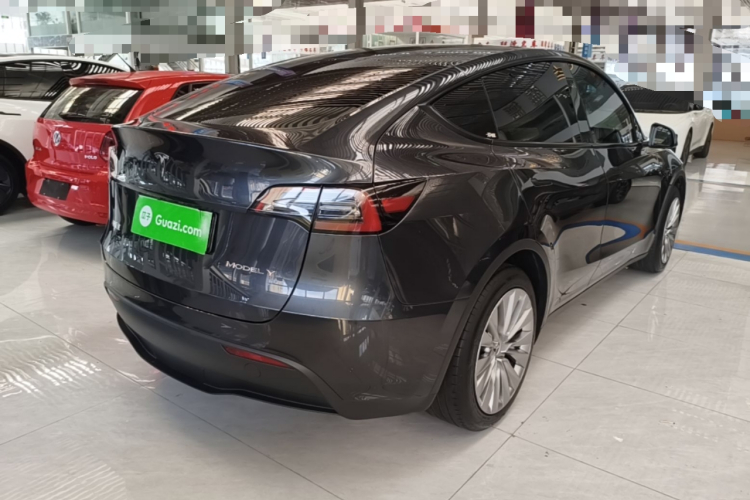 Tesla Model Y 2024 #5 Tesla Model Y 2024 car image #5