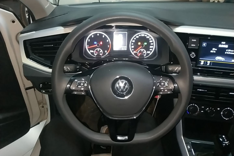 Volkswagen Polo 2021 изображение автомобиля #11
