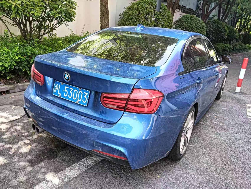 BMW 3 Series 2018 car image #2