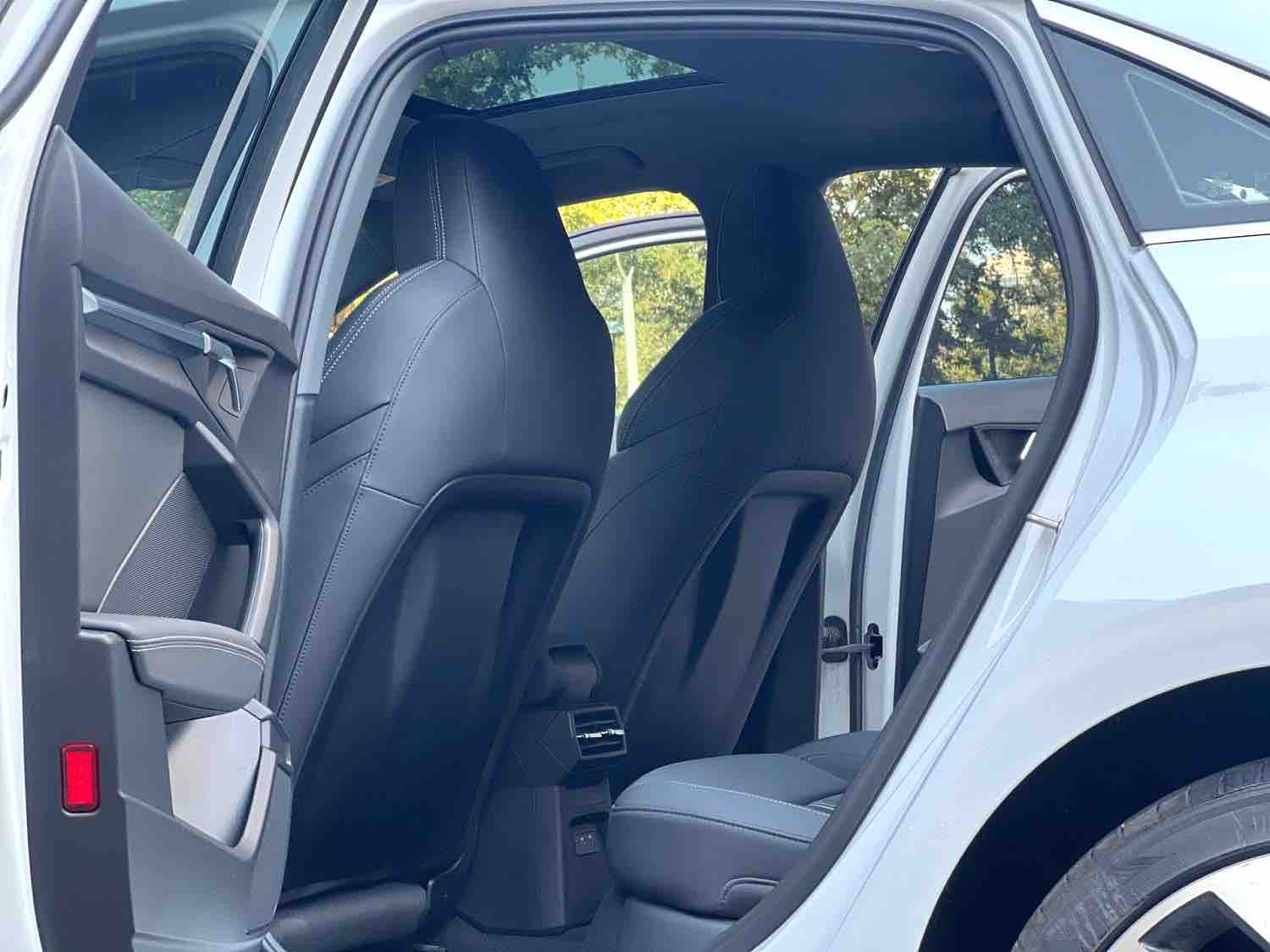 2023 car image #7