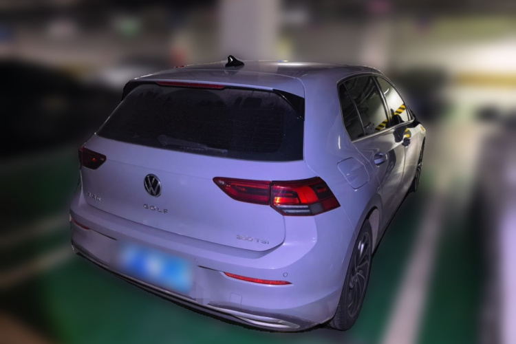 Volkswagen Golf 2024 car image #5