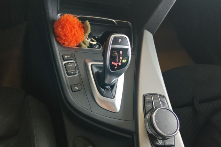 BMW 3 Series 2018 #18 BMW 3 Series 2018 car image #18