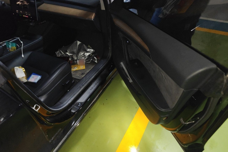 Tesla Model 3 2022 car image #23