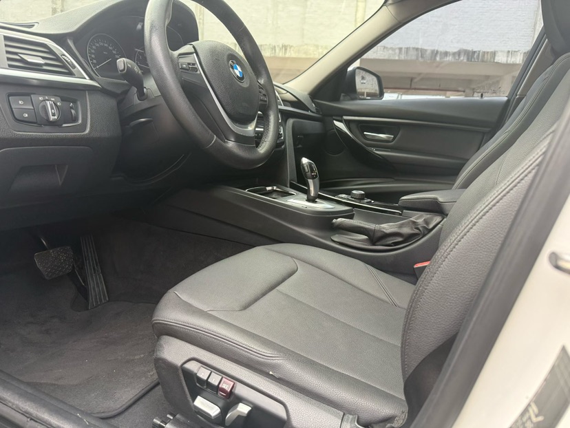BMW 3 Series 2017 #4 BMW 3 Series 2017 car image #4