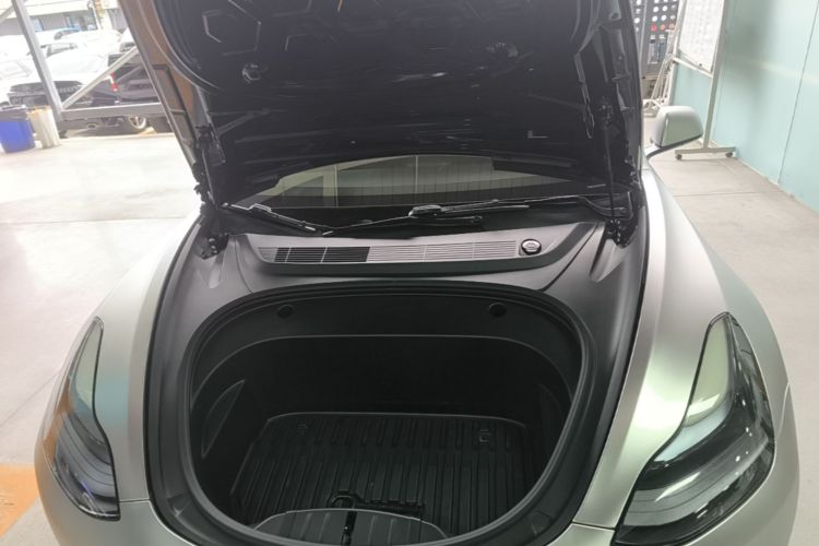 Tesla Model 3 2023 car image #20