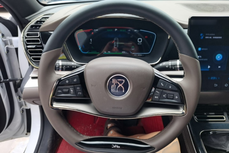 BYD Han 2023 car image #11