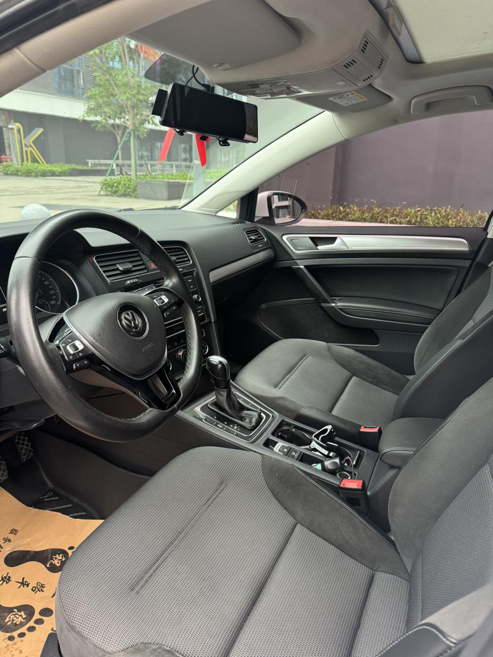Volkswagen Golf 2018 car image #7