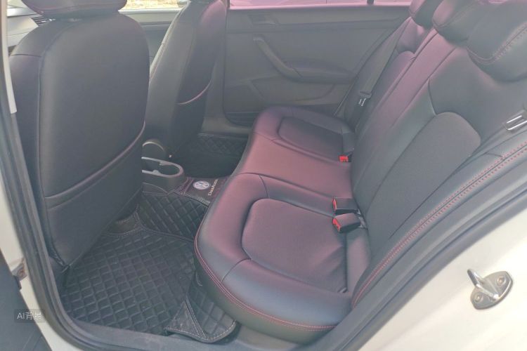 Volkswagen Santana 2016 car image #19