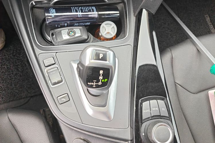 BMW 3 Series 2017 #16 BMW 3 Series 2017 car image #16