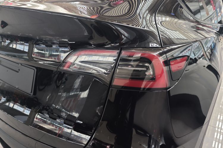 Tesla Model Y 2023 #8 Tesla Model Y 2023 car image #8