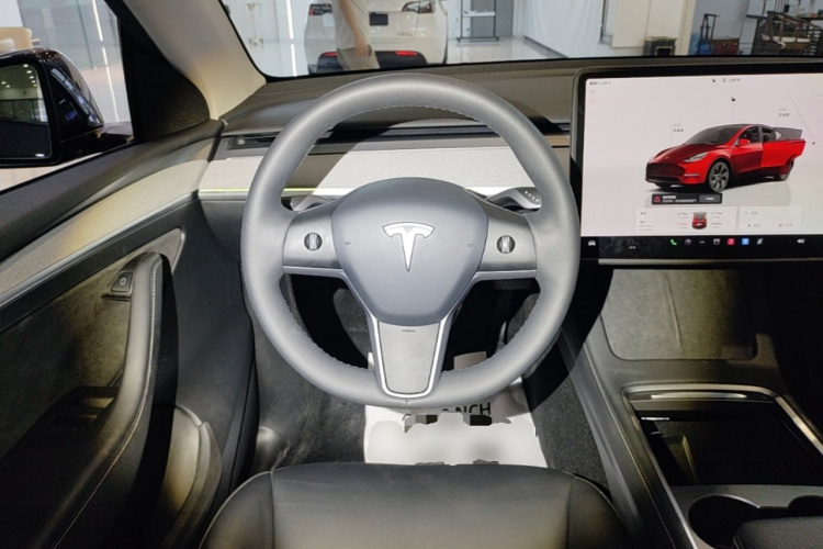 Tesla Model Y 2024 #11 Tesla Model Y 2024 car image #11