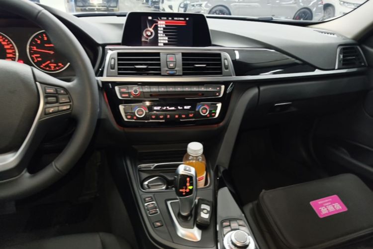 BMW 3 Series 2016 immagine di auto #13