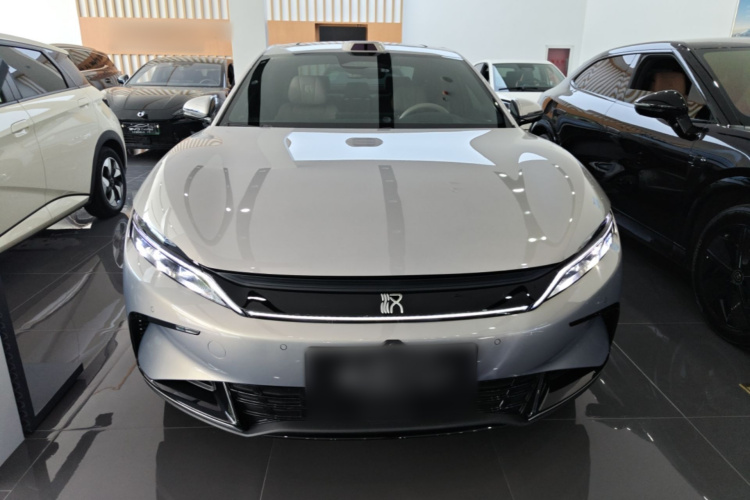 BYD Han 2025 car image #3