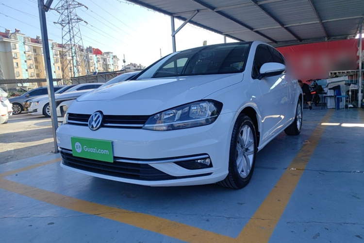 Volkswagen Golf 2018 car image #2