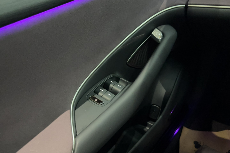 MI SU7 2024 image de voiture #18